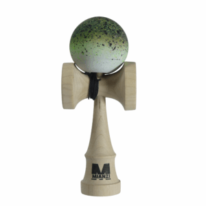 Kendama  NEBULA Verde ,Blanco y Negro   – Pintada a mano con  nuevo acabado Gomu Clear