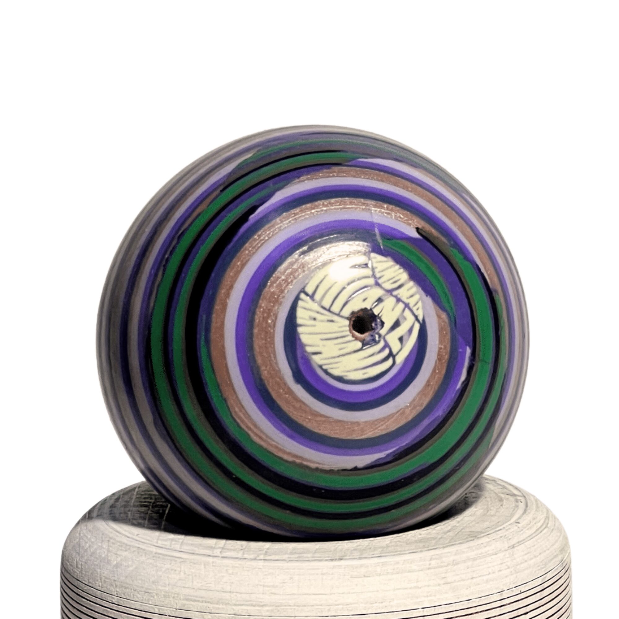 Kendama de Madera Pintado a Mano – Lila y Verde – vista 7